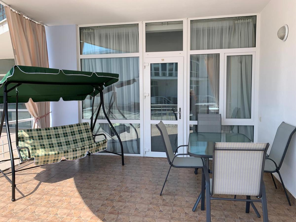 Town-House Golden Bugaz Apartment Karolino-Buhaz Exterior foto