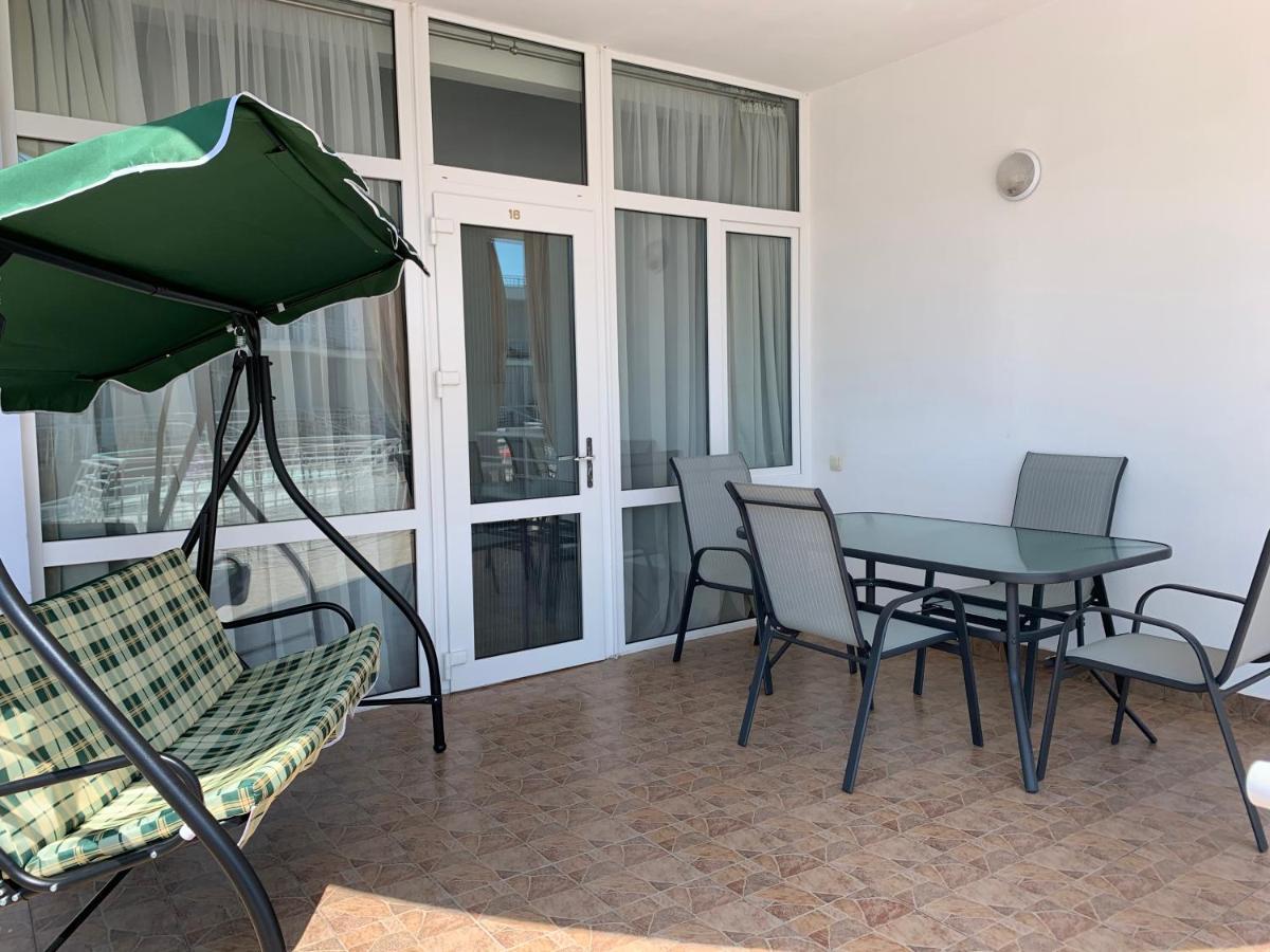 Town-House Golden Bugaz Apartment Karolino-Buhaz Exterior foto