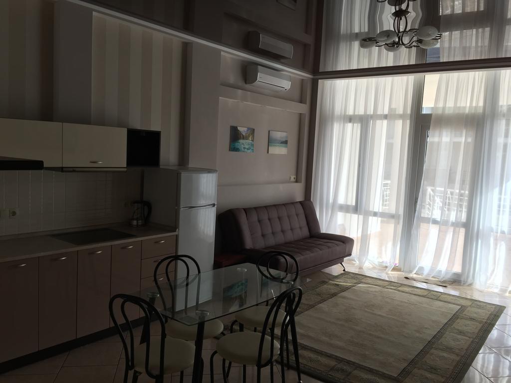 Town-House Golden Bugaz Apartment Karolino-Buhaz Exterior foto